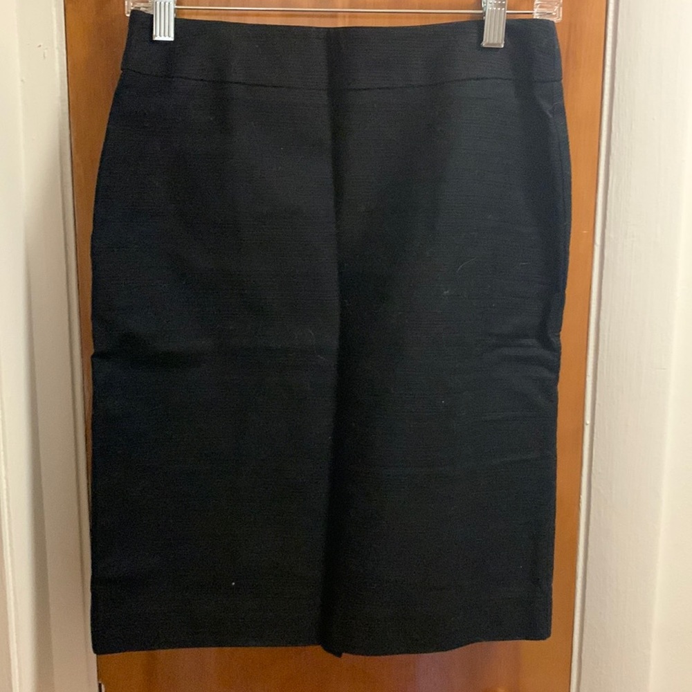 Ann Taylor Factory size 0 black skirt, lightly worn